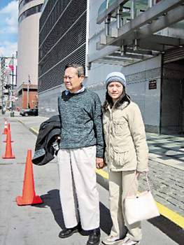 科技时代_杨振宁翁帆首次赴台参会 婉拒媒体采访(图)