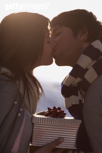 春季房事必守男“三至”女“五至”